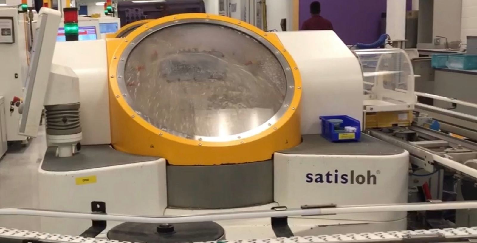 Lens surfacing line in an optical lab